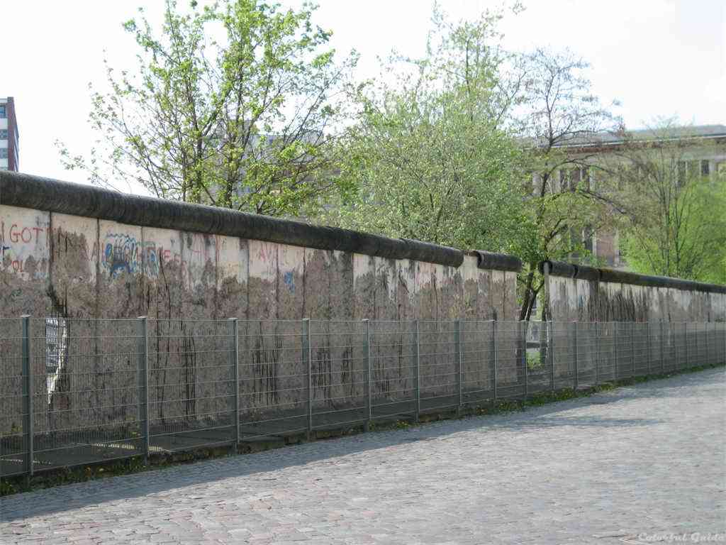 berlin wall ruins cold war